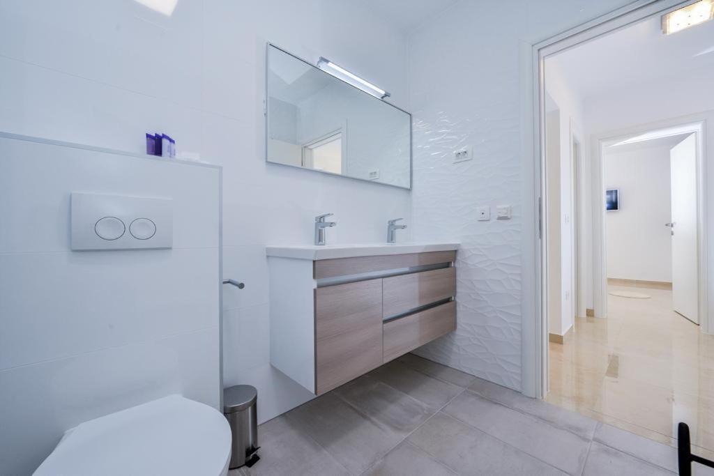 Luxury Apartment Arta-2 With Heated Pool And Jacuzzi Бибинє Екстер'єр фото