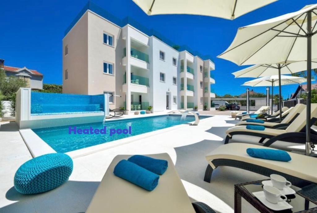 Luxury Apartment Arta-2 With Heated Pool And Jacuzzi Бибинє Екстер'єр фото