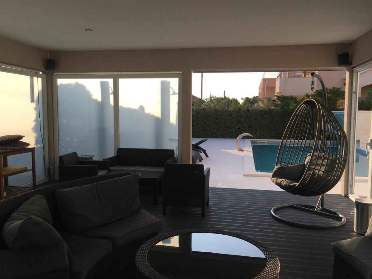 Luxury Apartment Arta-2 With Heated Pool And Jacuzzi Бибинє Екстер'єр фото